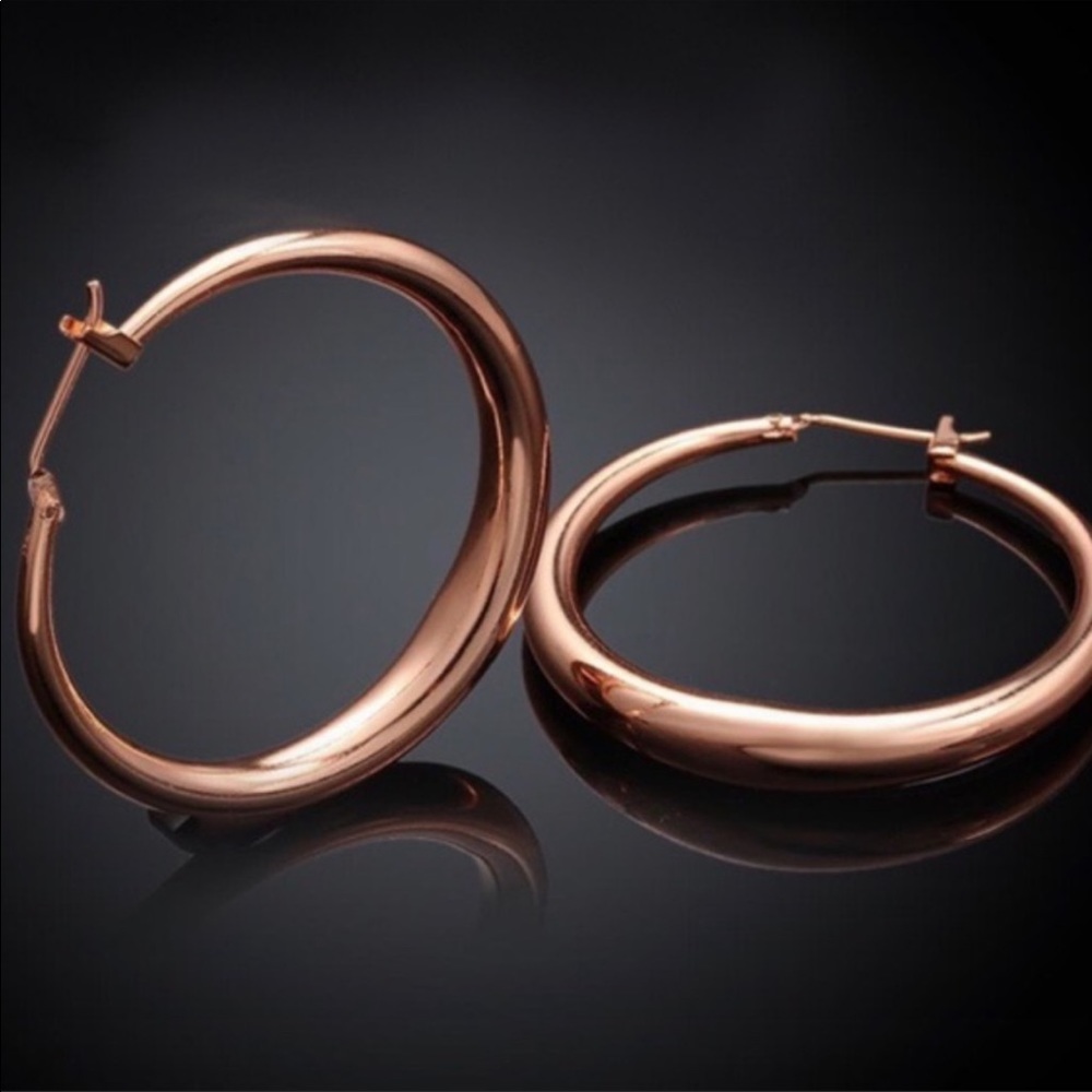 💕New 18K Rose Gold 1.5” Round Hoop Earrings - Picture 2 of 4